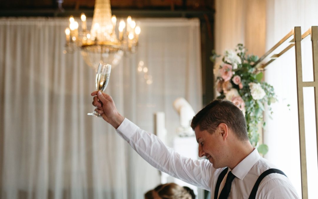 icon-events-weddings-reception-toasts-justin-and-kelsey-rosebrock-sioux-falls-001-03