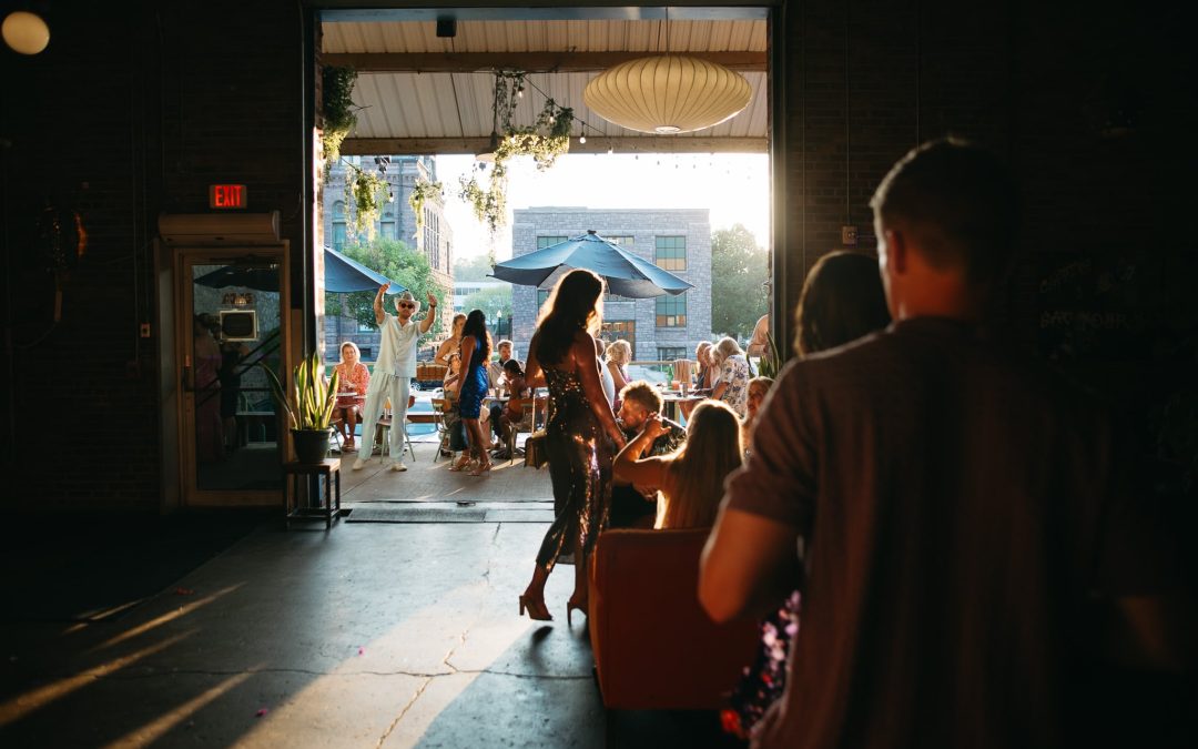 icon-events-weddings-reception-venue-christian-and-sydney-graber-dada-gastropub-sioux-falls-002