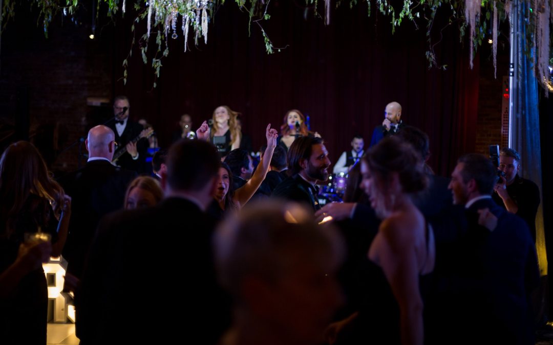 icon-events-weddings-reception-venue-jen-and-michael-wedding-dada-gastropub-sioux-falls-002