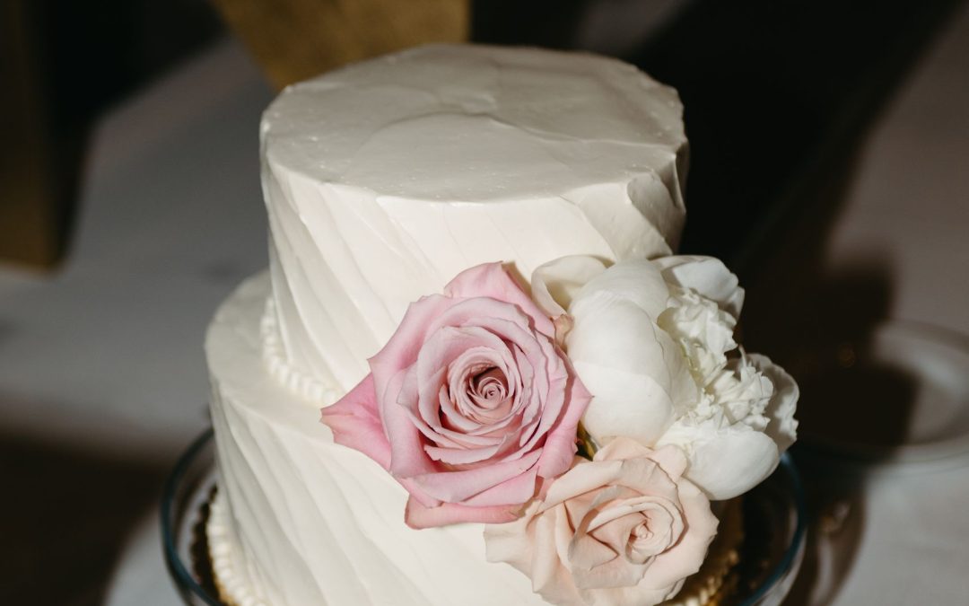 icon-events-weddings-wedding-cake-justin-and-kelsey-rosebrock-sioux-falls-001-02