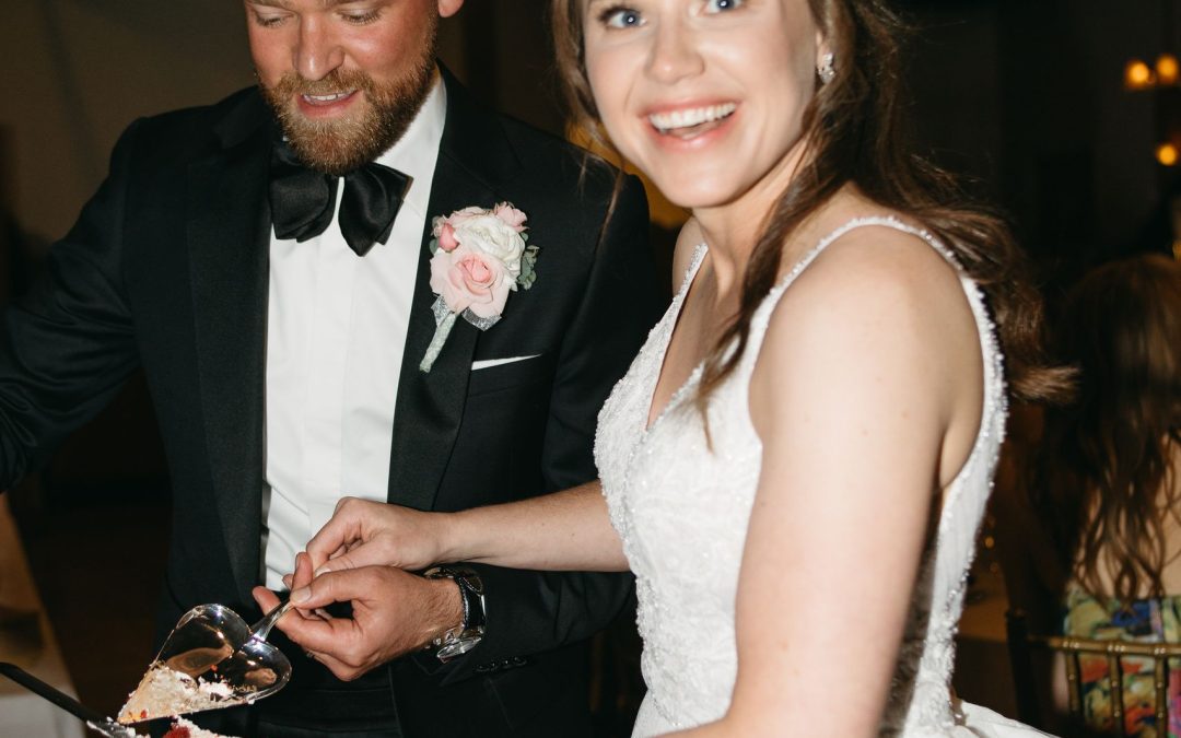 icon-events-weddings-wedding-cake-justin-and-kelsey-rosebrock-sioux-falls-001-03