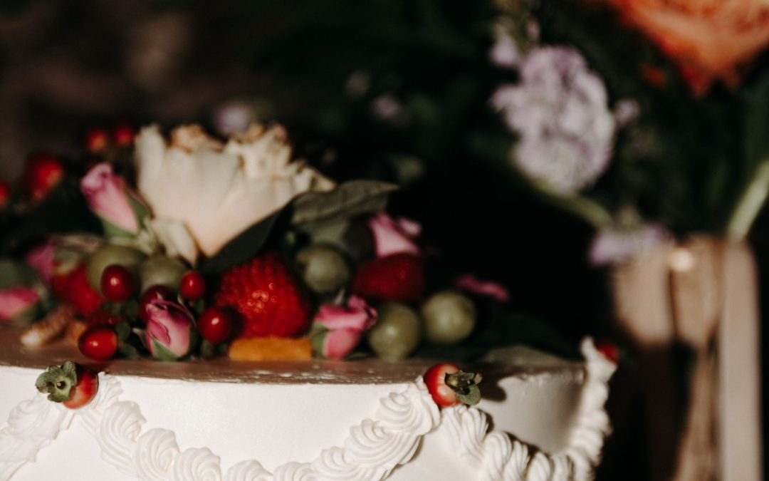 icon-events-weddings-wedding-cake-sioux-falls-001-03