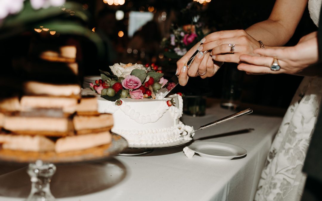 icon-events-weddings-wedding-cake-sioux-falls-001-04