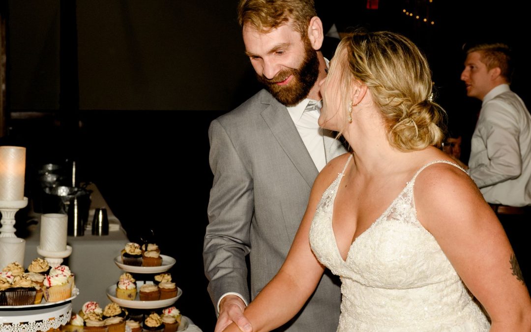 icon-events-weddings-wedding-cake-sioux-falls-001-06