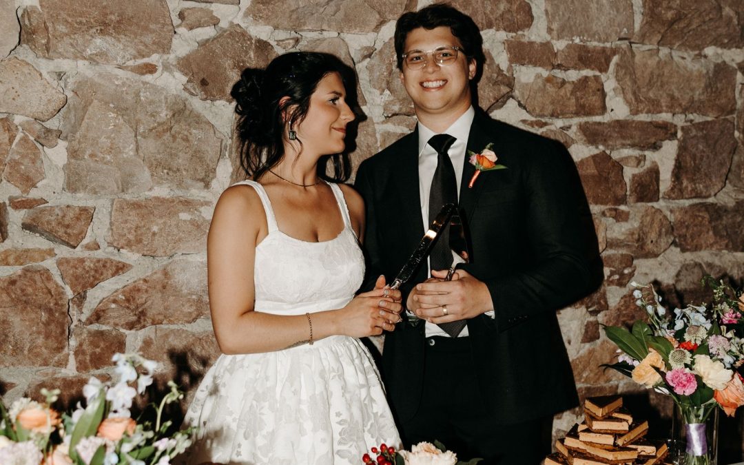 icon-events-weddings-wedding-cake-sioux-falls-005