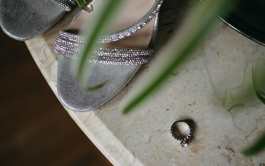 icon-events-weddings-wedding-details-justin-and-kelsey-rosebrock-bridal-suite-sioux-falls-001-02