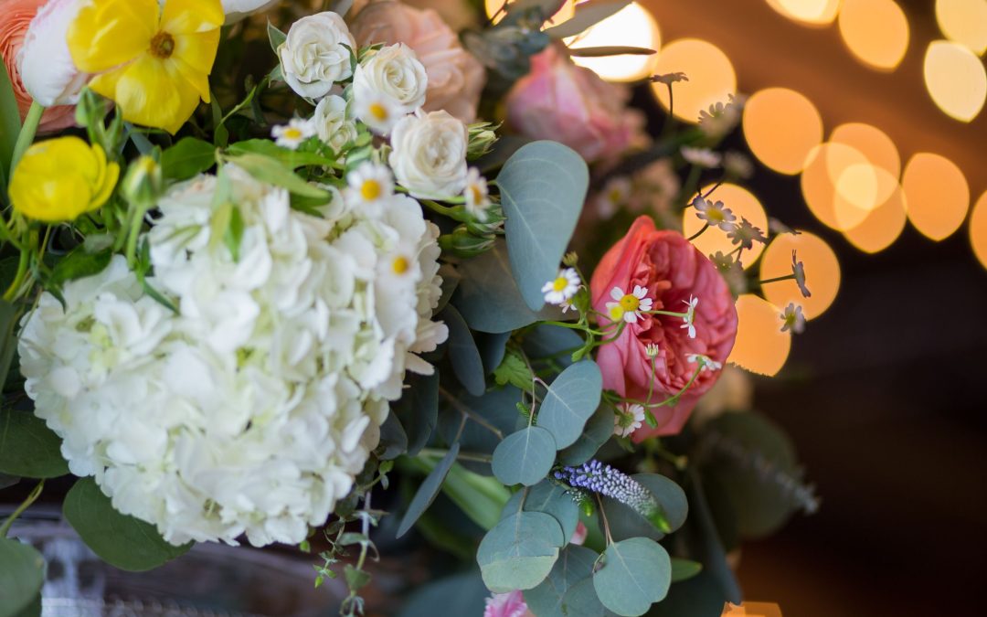 icon-events-weddings-wedding-florals-jen-and-michael-wedding-sioux-falls-001-02