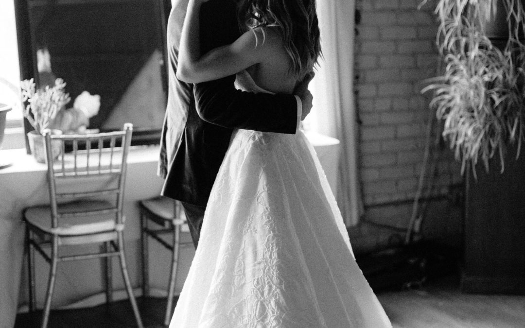 icon-events-weddings-wedding-moment-jen-and-michael-sioux-falls-593-02