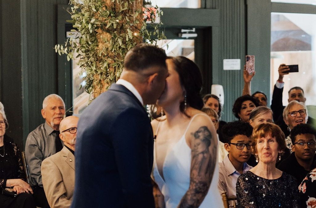 icon-events-weddings-wedding-moment-sioux-falls-002-02