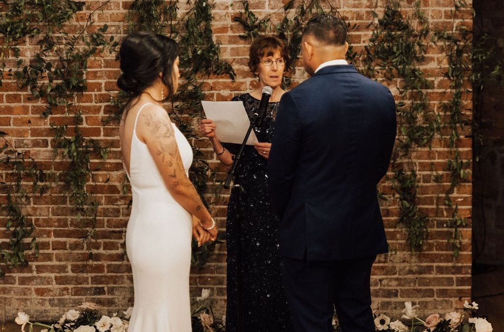 icon-events-weddings-wedding-moment-sioux-falls-760